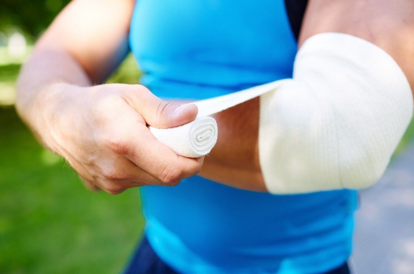 Keeping Wounds Dry While Showering, Swimming, and Staying Active with a Waterproof Bandage